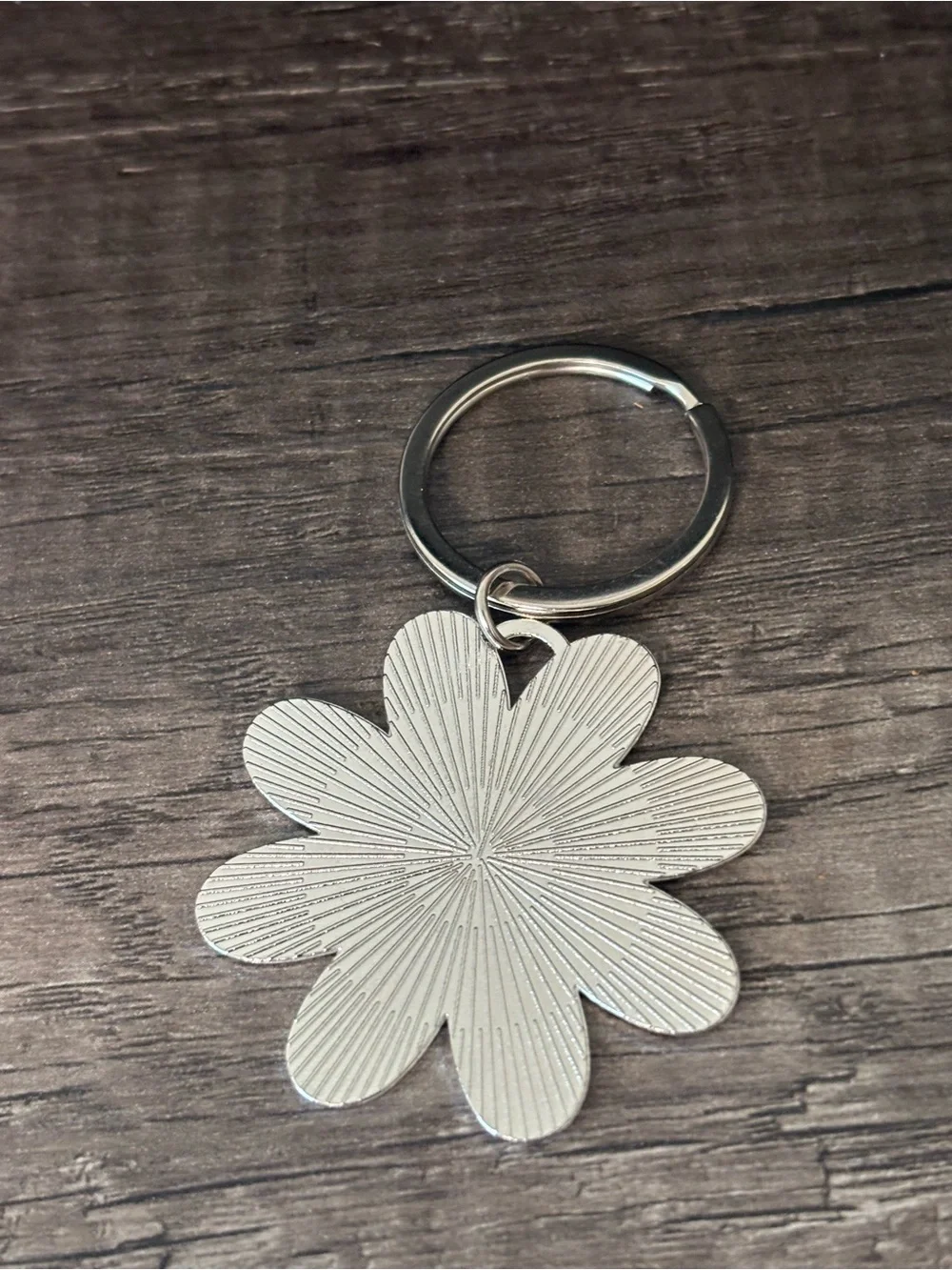 Large Daisy Keychain